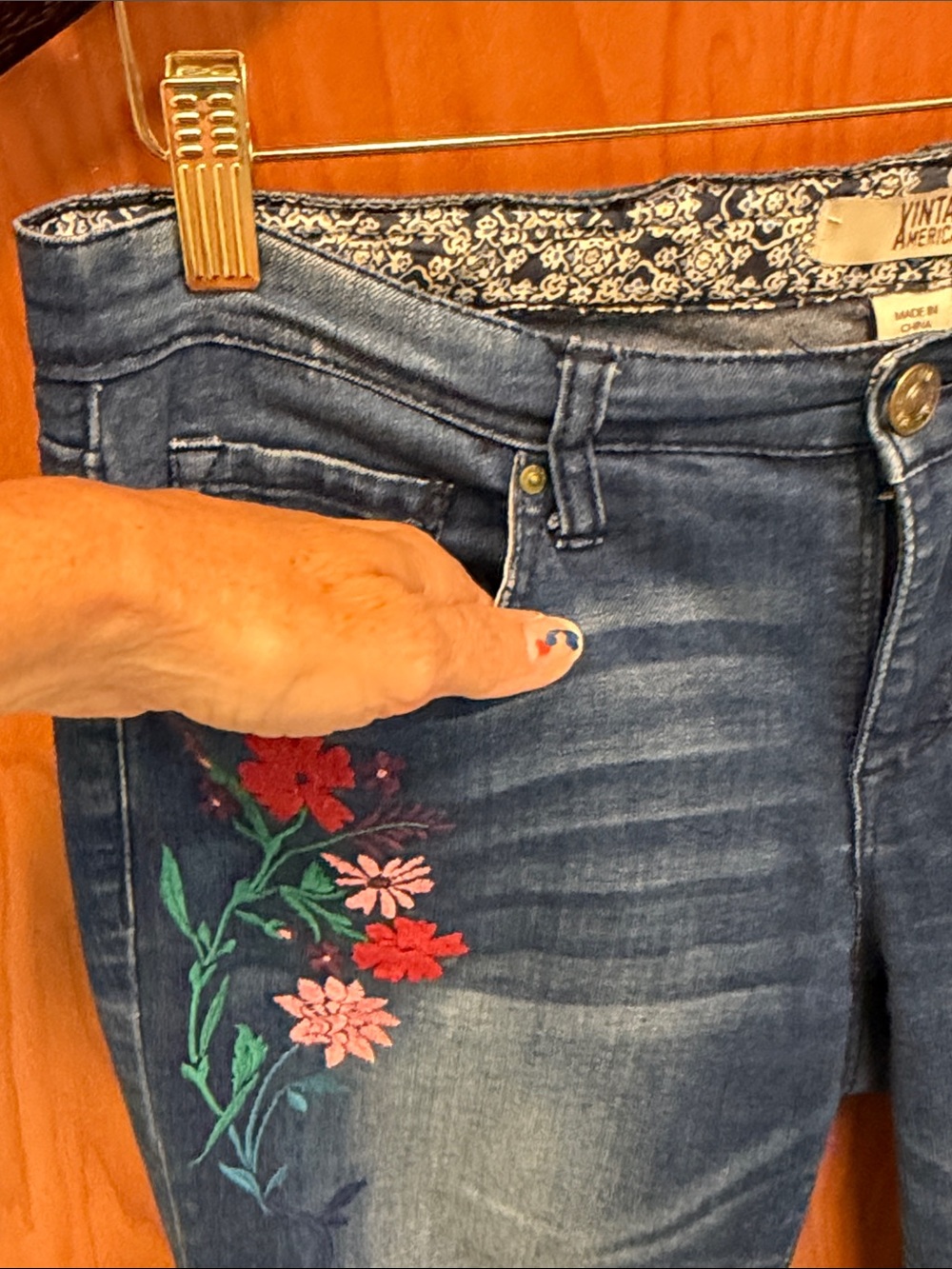 🌺🌺🌺BOGOHO🌺🌺🌺Vintage America Blue Embroidered Floral Ankle Jeans-4 - Picture 6 of 12